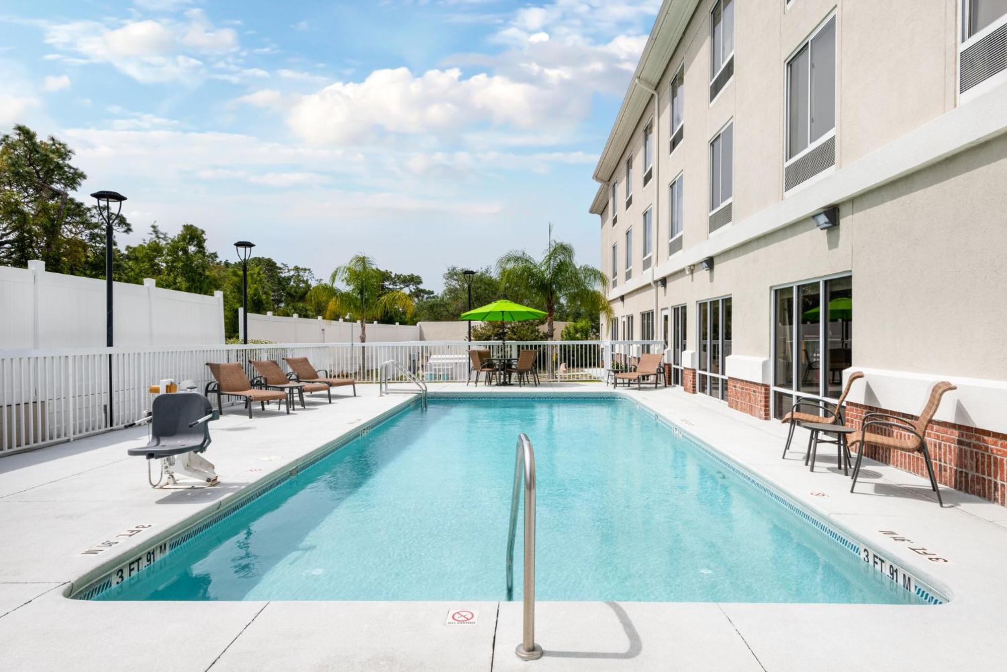 Holiday Inn Express - Spring Hill By Ihg Ngoại thất bức ảnh